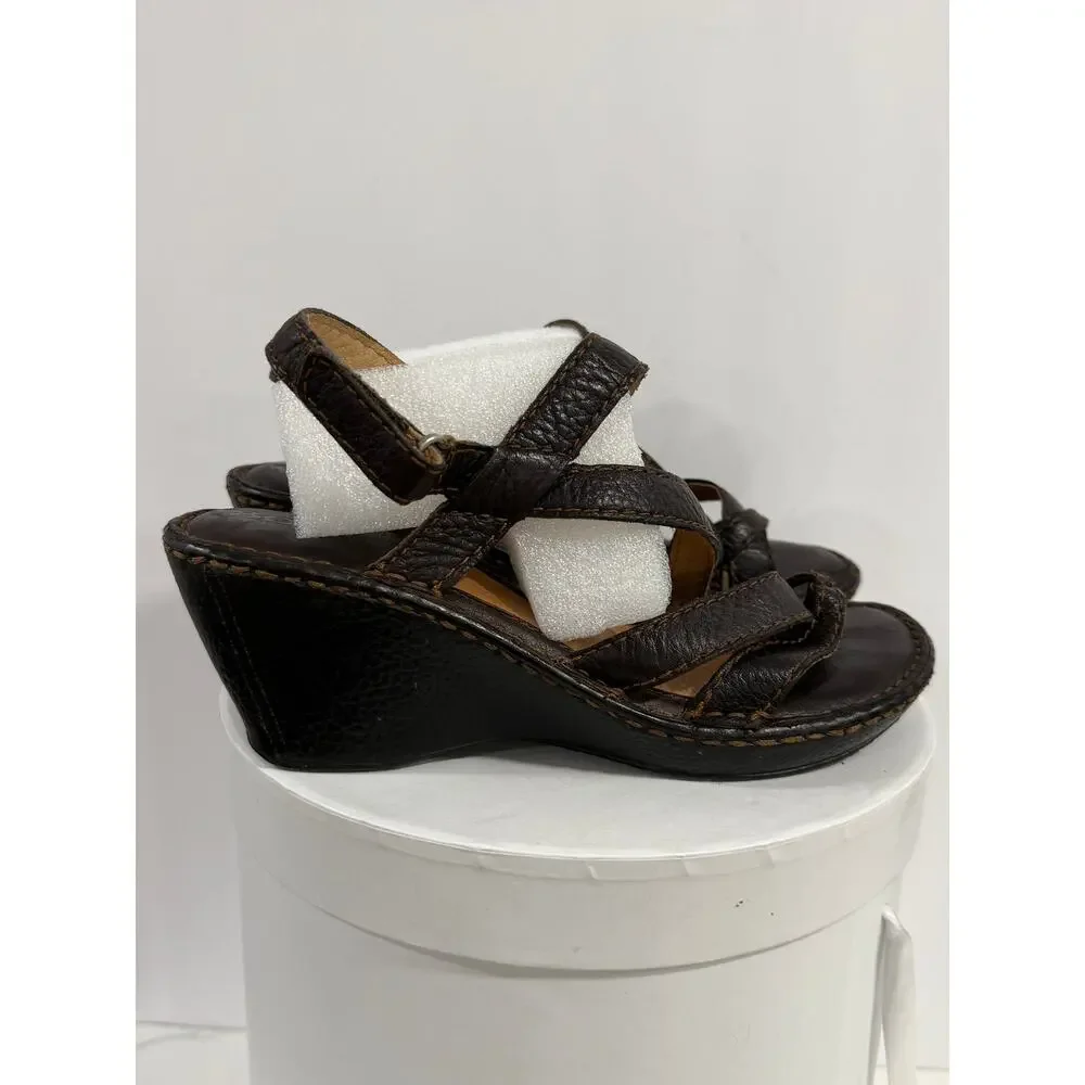 Born leather wedge
